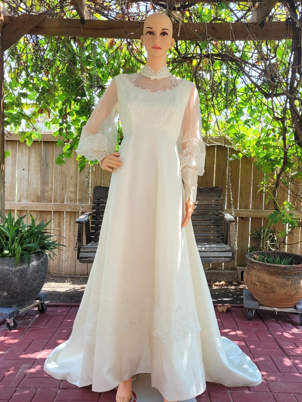 BRIDAL ORIGINALS Ivory Lace Trim Ribbon Bow Bishop Sleeve Wedding Dress Size 10